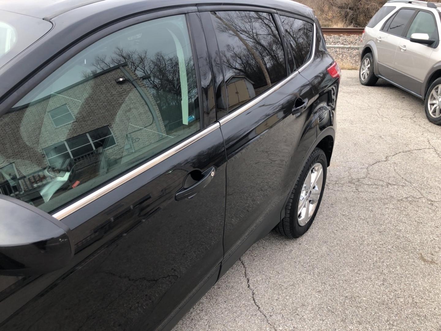 2014 BLACK FORD ESCAPE SE (1FMCU0GX0EU) with an 1.6L engine, Automatic transmission, located at 850 South Mill Street, Pryor, 74361, (918) 825-3030, 36.293549, -95.324440- Photo#33