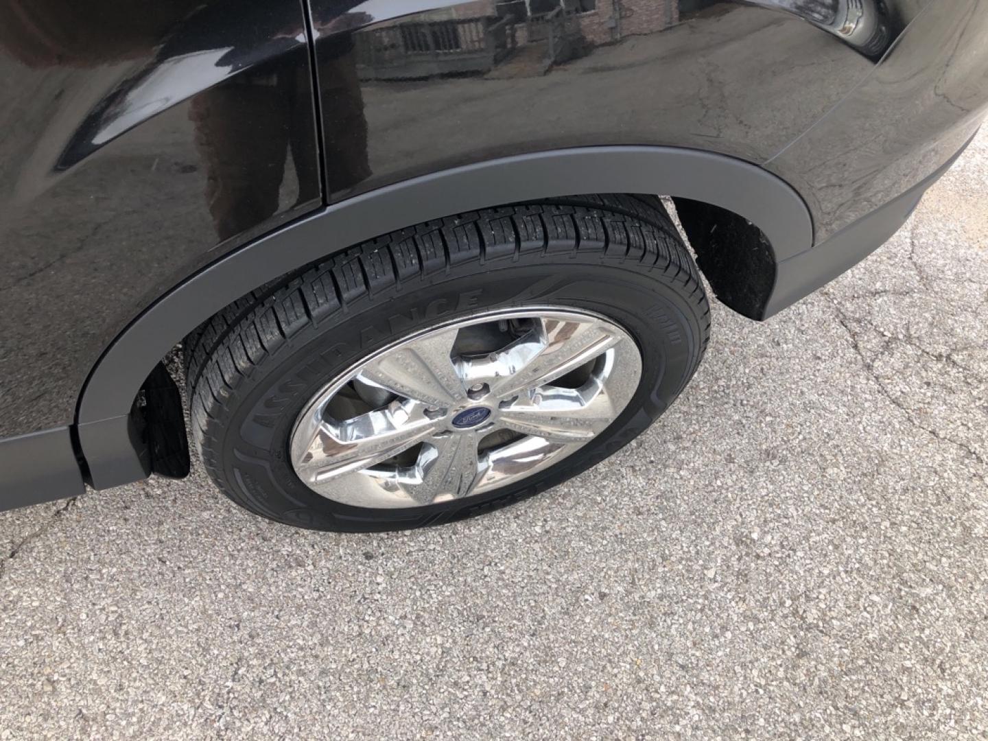 2014 BLACK FORD ESCAPE SE (1FMCU0GX0EU) with an 1.6L engine, Automatic transmission, located at 850 South Mill Street, Pryor, 74361, (918) 825-3030, 36.293549, -95.324440- Photo#35