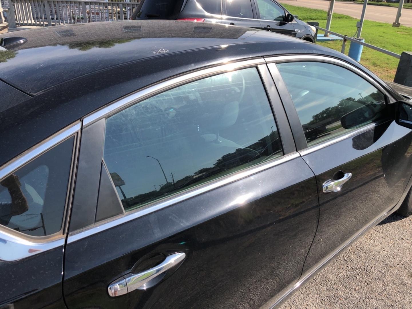 2015 BLUE NISSAN ALTIMA 2.5 (1N4AL3APXFN) with an 2.5L engine, Continuously Variable transmission, located at 850 South Mill Street, Pryor, 74361, (918) 825-3030, 36.293549, -95.324440- Photo#8