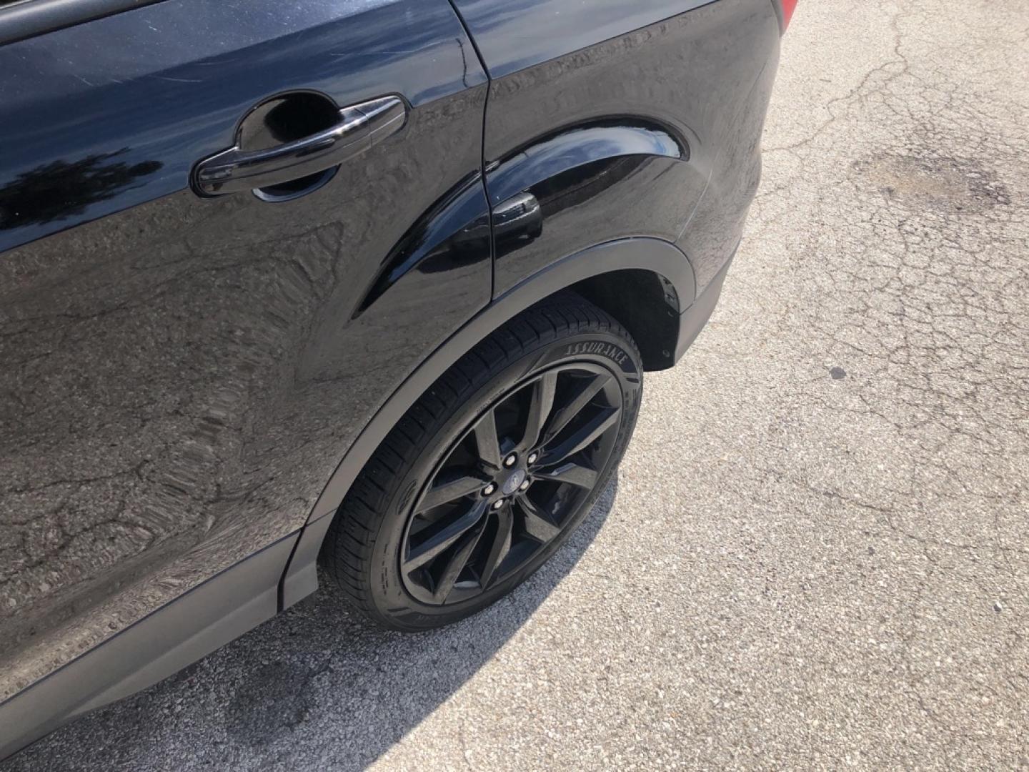 2019 BLACK FORD ESCAPE SE (1FMCU0GD7KU) with an 1.5L engine, Automatic transmission, located at 850 South Mill Street, Pryor, 74361, (918) 825-3030, 36.293549, -95.324440- Photo#7