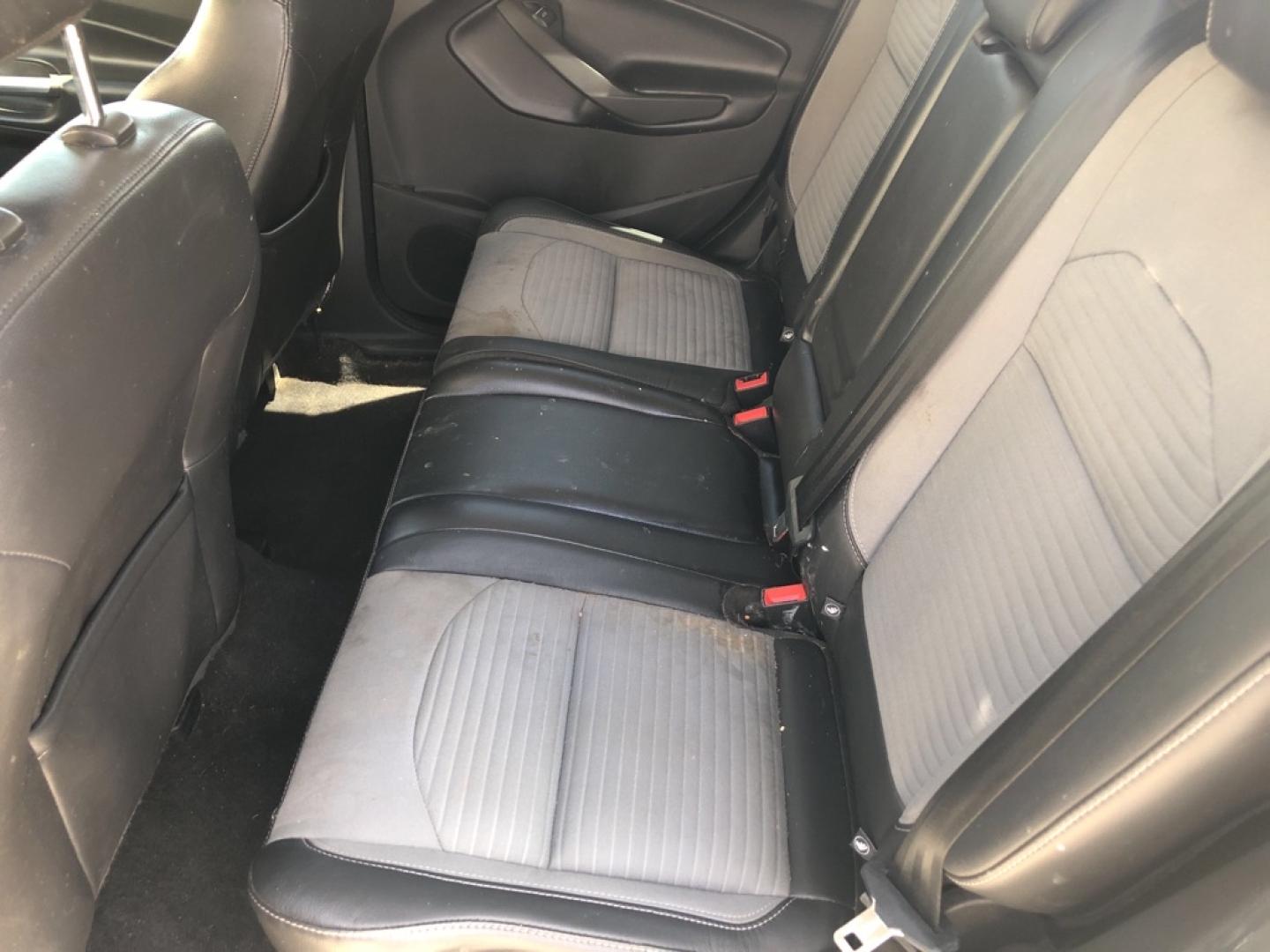 2019 BLACK FORD ESCAPE SE (1FMCU0GD7KU) with an 1.5L engine, Automatic transmission, located at 850 South Mill Street, Pryor, 74361, (918) 825-3030, 36.293549, -95.324440- Photo#18