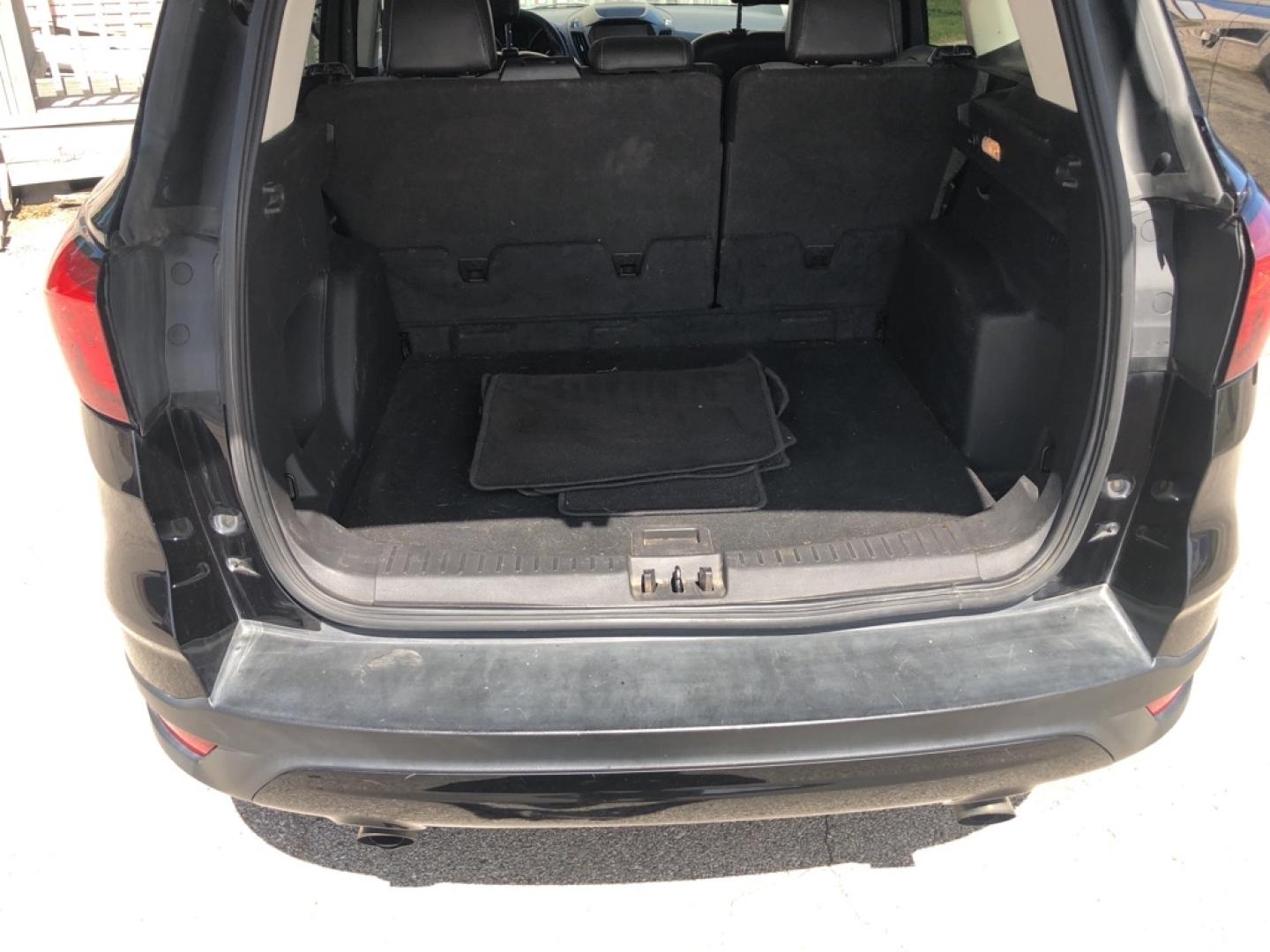 2019 BLACK FORD ESCAPE SE (1FMCU0GD7KU) with an 1.5L engine, Automatic transmission, located at 850 South Mill Street, Pryor, 74361, (918) 825-3030, 36.293549, -95.324440- Photo#24