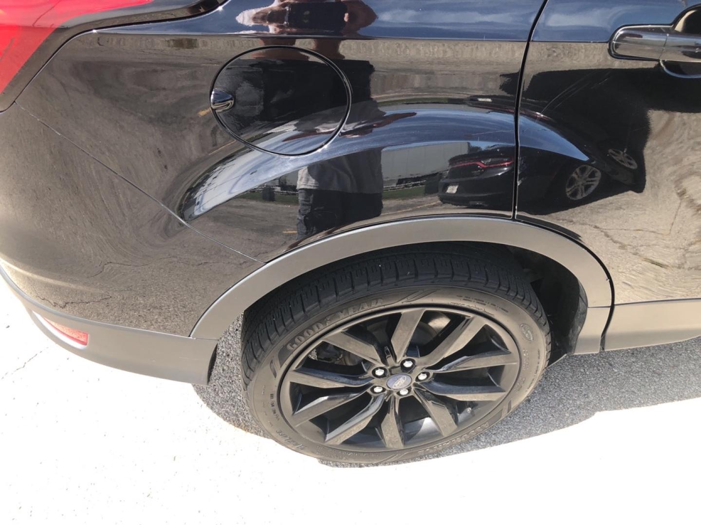 2019 BLACK FORD ESCAPE SE (1FMCU0GD7KU) with an 1.5L engine, Automatic transmission, located at 850 South Mill Street, Pryor, 74361, (918) 825-3030, 36.293549, -95.324440- Photo#26