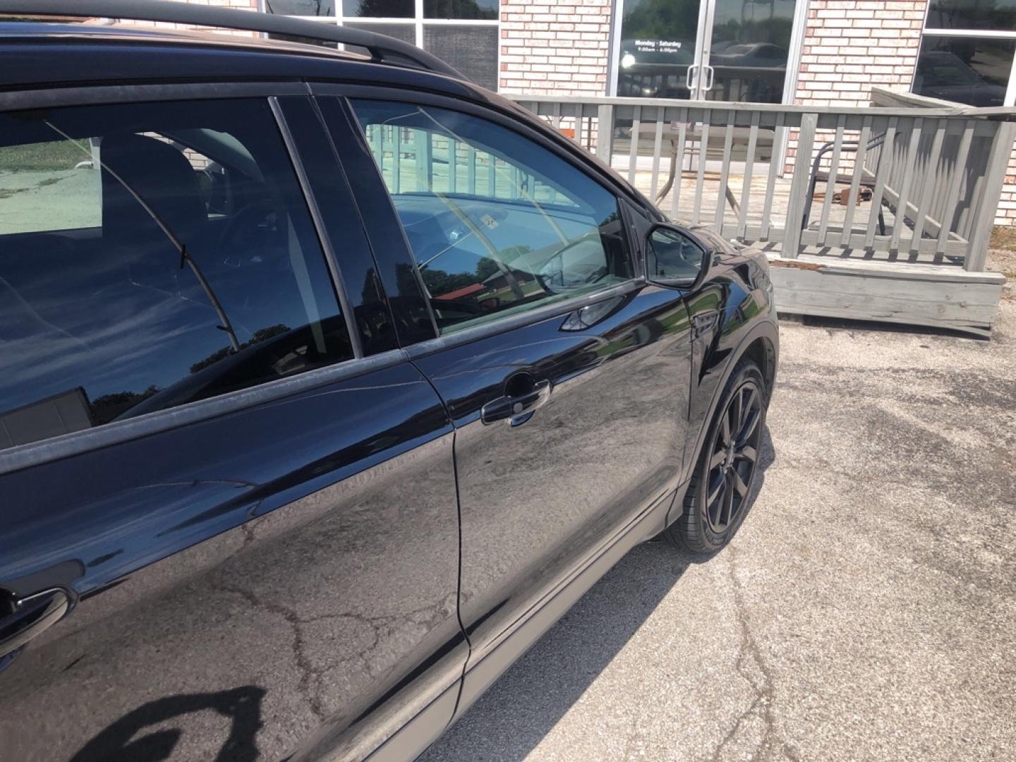 2019 BLACK FORD ESCAPE SE (1FMCU0GD7KU) with an 1.5L engine, Automatic transmission, located at 850 South Mill Street, Pryor, 74361, (918) 825-3030, 36.293549, -95.324440- Photo#28