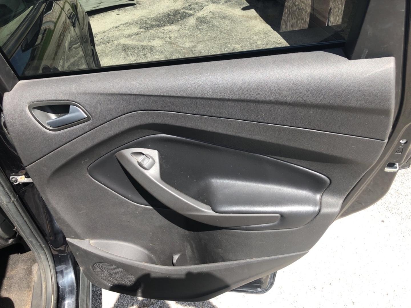 2019 BLACK FORD ESCAPE SE (1FMCU0GD7KU) with an 1.5L engine, Automatic transmission, located at 850 South Mill Street, Pryor, 74361, (918) 825-3030, 36.293549, -95.324440- Photo#29