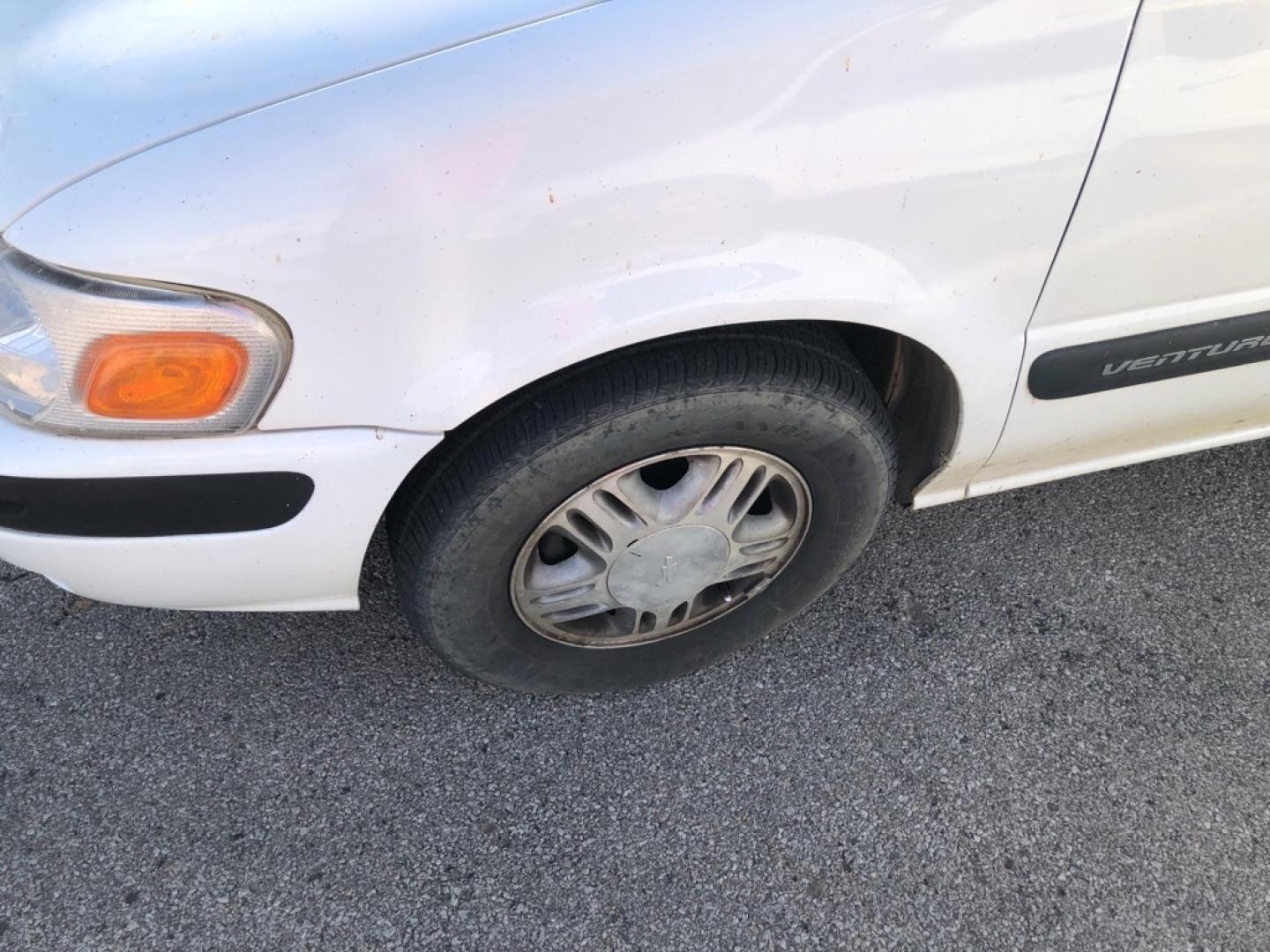 2001 WHITE CHEVROLET VENTURE (1GNDX03E11D) with an 3.4L engine, Automatic transmission, located at 850 South Mill Street, Pryor, 74361, (918) 825-3030, 36.293549, -95.324440- Photo#2