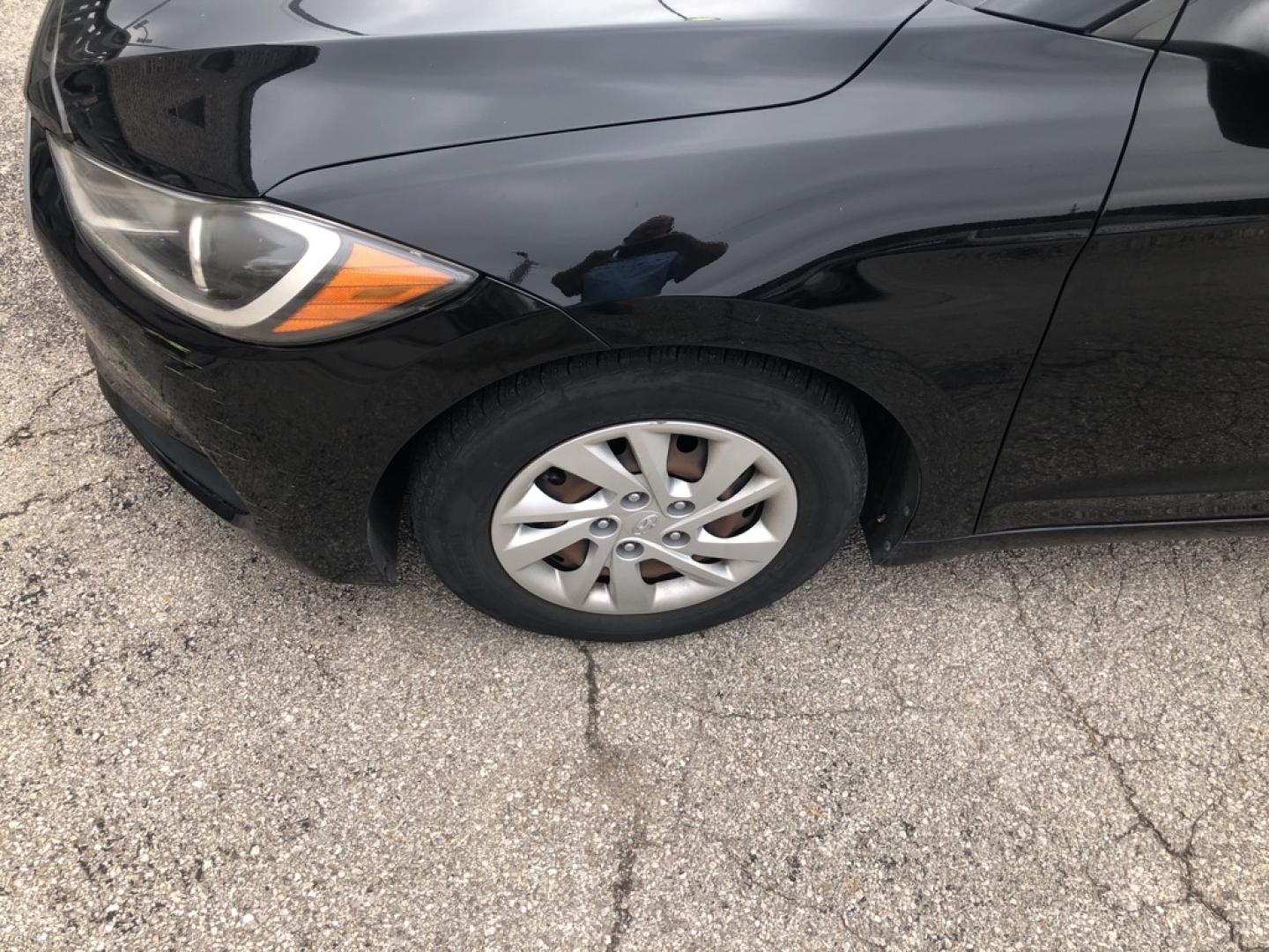2017 BLACK HYUNDAI ELANTRA SE (5NPD74LF3HH) with an 2.0L engine, Automatic transmission, located at 850 South Mill Street, Pryor, 74361, (918) 825-3030, 36.293549, -95.324440- Photo#2