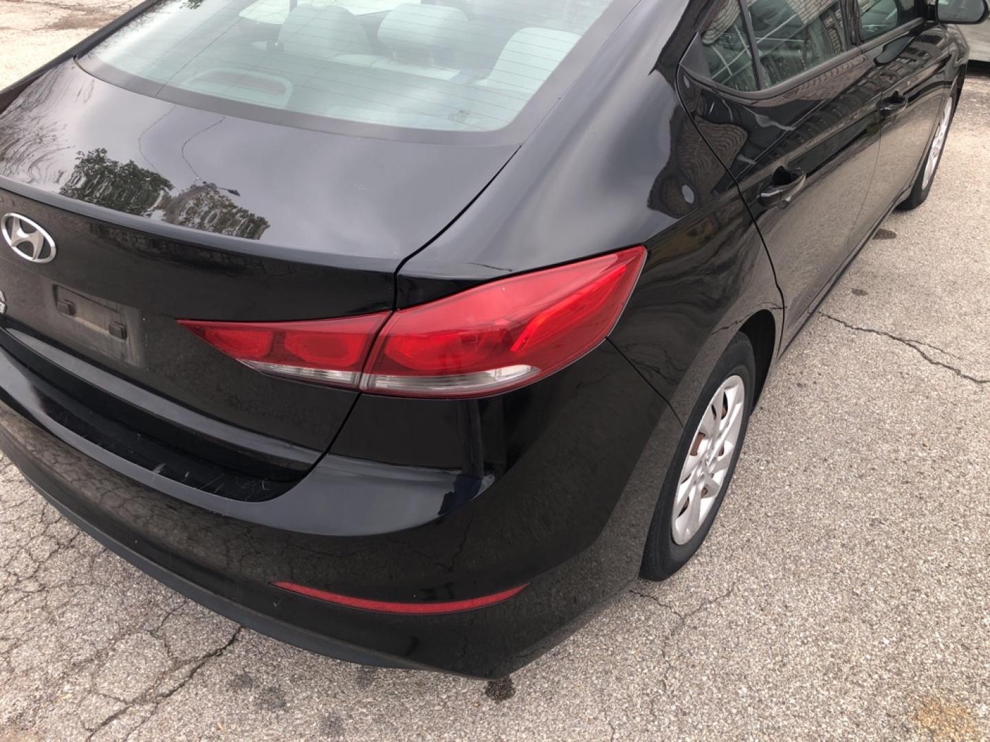2017 BLACK HYUNDAI ELANTRA SE (5NPD74LF3HH) with an 2.0L engine, Automatic transmission, located at 850 South Mill Street, Pryor, 74361, (918) 825-3030, 36.293549, -95.324440- Photo#10