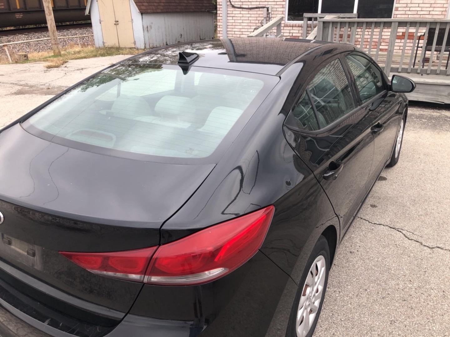 2017 BLACK HYUNDAI ELANTRA SE (5NPD74LF3HH) with an 2.0L engine, Automatic transmission, located at 850 South Mill Street, Pryor, 74361, (918) 825-3030, 36.293549, -95.324440- Photo#11