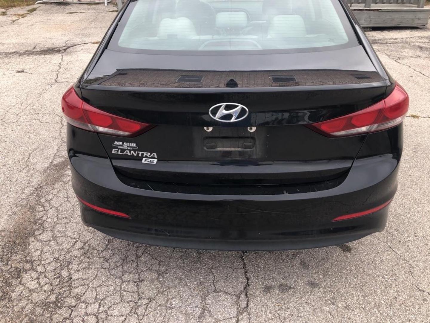 2017 BLACK HYUNDAI ELANTRA SE (5NPD74LF3HH) with an 2.0L engine, Automatic transmission, located at 850 South Mill Street, Pryor, 74361, (918) 825-3030, 36.293549, -95.324440 - Photo#9