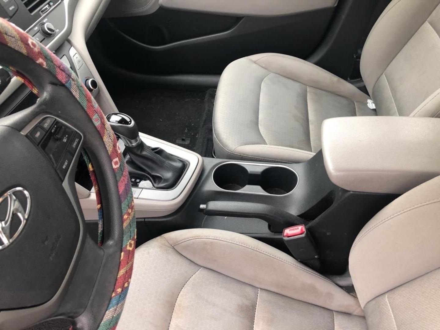 2017 BLACK HYUNDAI ELANTRA SE (5NPD74LF3HH) with an 2.0L engine, Automatic transmission, located at 850 South Mill Street, Pryor, 74361, (918) 825-3030, 36.293549, -95.324440 - Photo#30