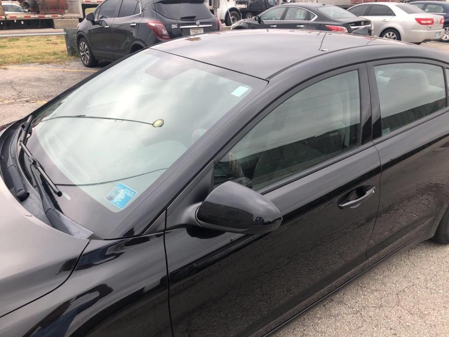 2017 BLACK HYUNDAI ELANTRA SE (5NPD74LF3HH) with an 2.0L engine, Automatic transmission, located at 850 South Mill Street, Pryor, 74361, (918) 825-3030, 36.293549, -95.324440 - Photo#3
